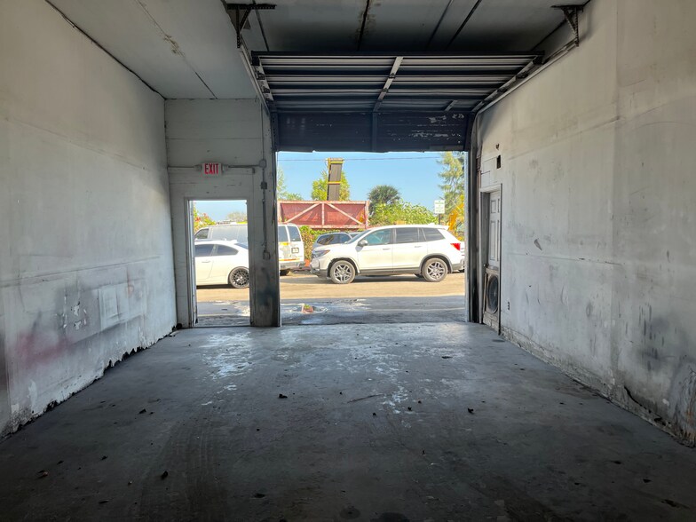 More Photos Of 7153 Southern Blvd, West Palm Beach Service For Lease