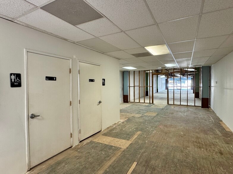 More Photos Of 440-458 E Colorado Blvd, Pasadena Storefront For Lease