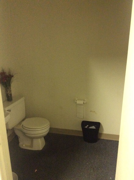 More Photos Of 5636 US Route 60, Huntington Unknown For Lease