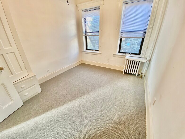 More Photos Of 24 Avenue Ditmars Steinway, Astoria Apartments For Sale