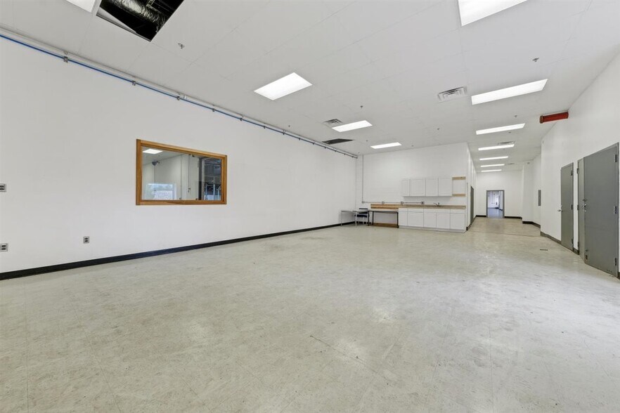 More Photos Of 90-98 Boices Ln, Kingston Warehouse For Sale