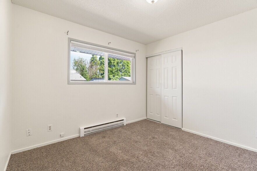 More Photos Of 110-162 NW 15th St, Gresham Apartments For Sale