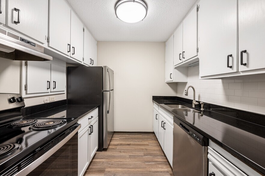 More Photos Of 1800 Larpenteur Ave W, Falcon Heights Apartments For Sale