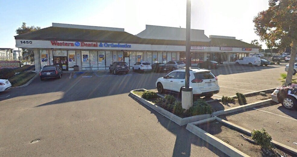 More Photos Of 1450-1470 N Santa Fe Ave, Vista Unknown For Lease