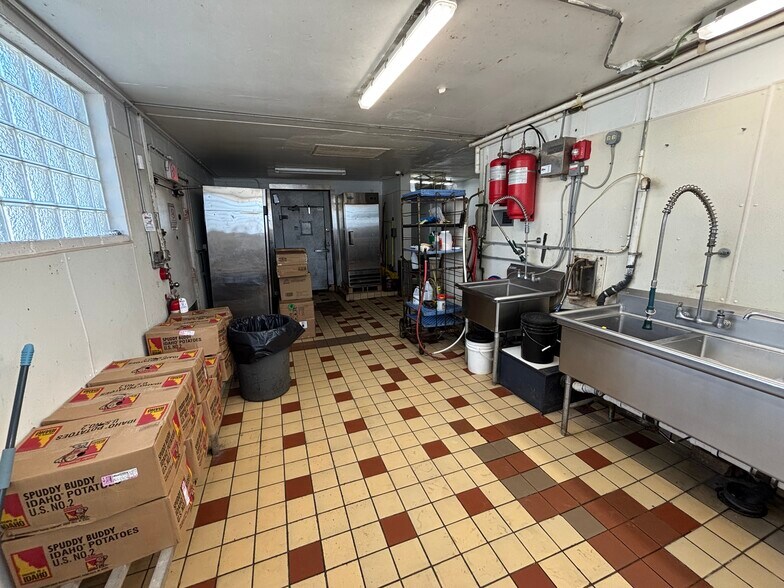 More Photos Of 180 Wooster Rd N, Barberton Restaurant For Sale