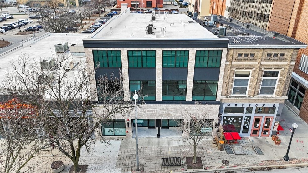 Primary Photo Of 205-209 N Neil St, Champaign Apartments For Lease