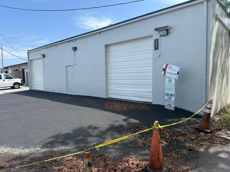 More Photos Of 3501 NW 10th Ave, Oakland Park Warehouse For Lease