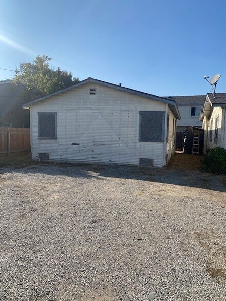 More Photos Of 6929-6933 Pine Ave, Bell Apartments For Sale