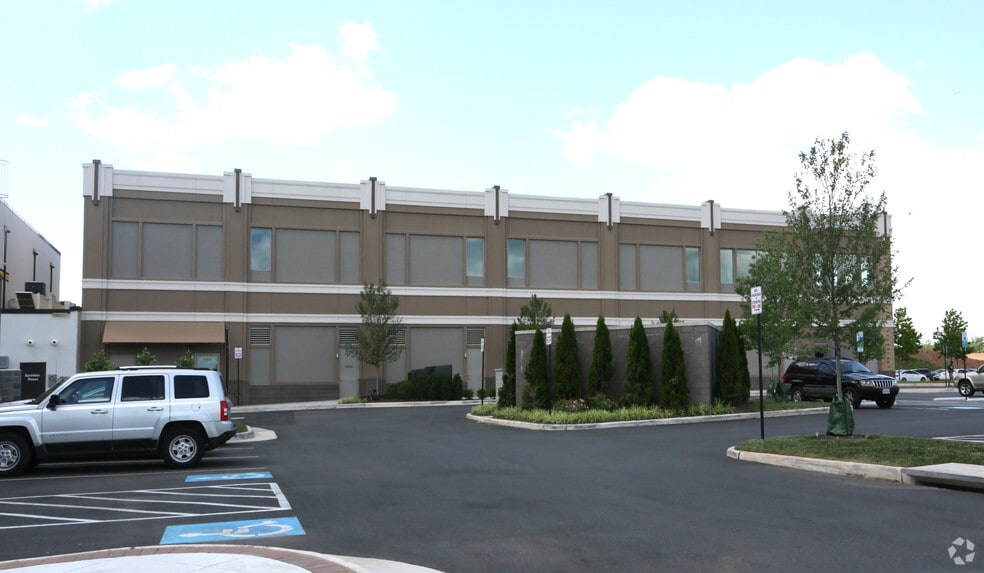 More Photos Of 20370 Exchange St, Ashburn Storefront Retail Office For Lease