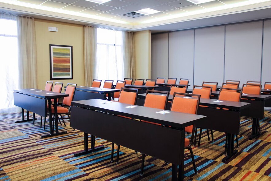 More Photos Of 948 Platte River Blvd, Brighton Hotel For Sale