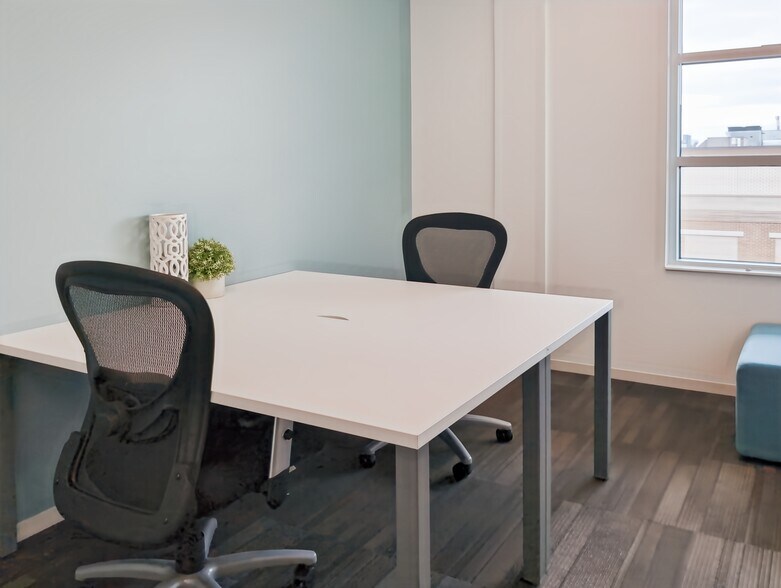 More Photos Of 12600 Hill Country Blvd, Bee Cave Coworking Space