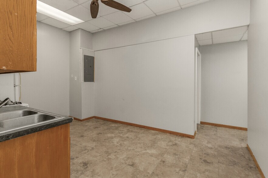 More Photos Of 1321 Payne Ave, Saint Paul Storefront Retail Residential For Sale