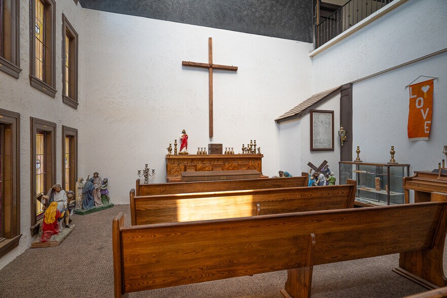 More Photos Of 401 E Broadway St, Muskogee Lodge Meeting Hall For Sale