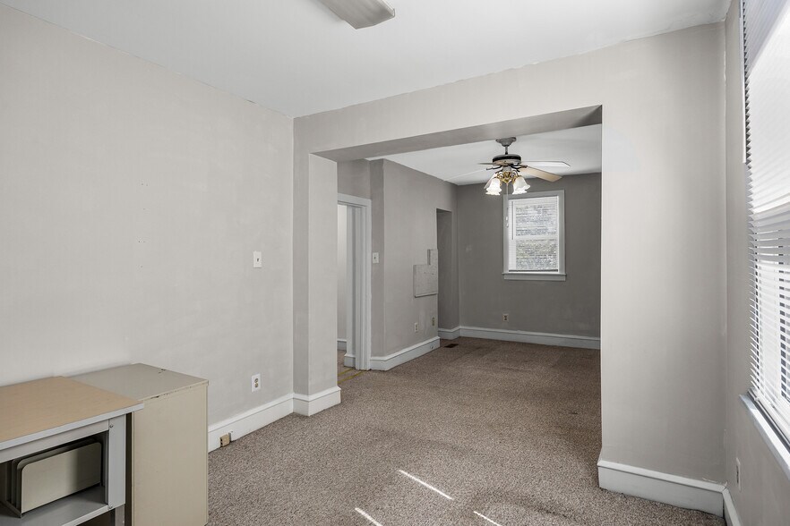 More Photos Of 688 N Broad St, Woodbury Office For Lease