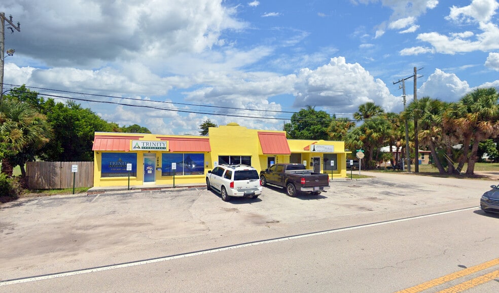 More Photos Of 2659-2679 NE Dixie Hwy, Jensen Beach Storefront Retail Office For Sale