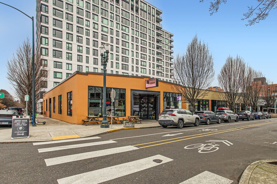 Primary Photo Of 1411-1435 NW Flanders St, Portland Storefront For Lease