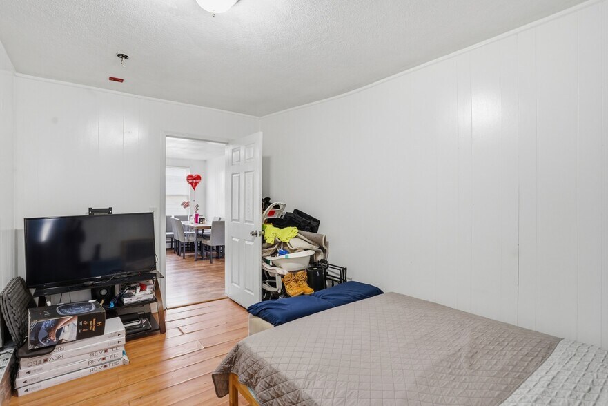 More Photos Of 17 Ledge St, Providence Apartments For Sale