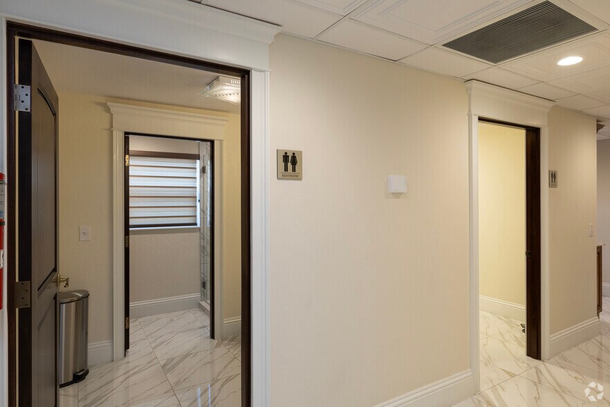 More Photos Of 5116 N Armenia Ave, Tampa Office For Lease