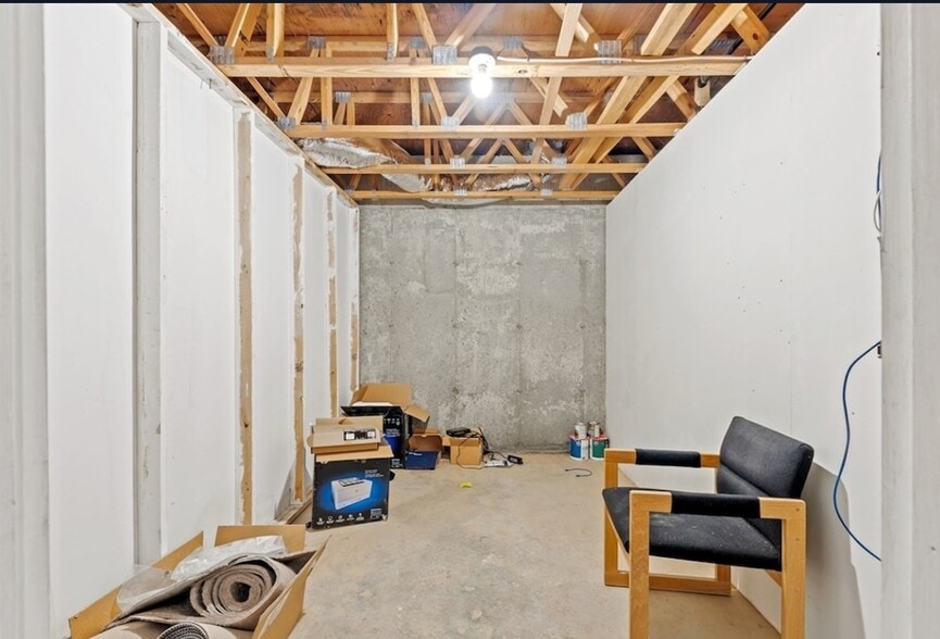 More Photos Of 111 Boston Post Rd, Sudbury Office For Sale