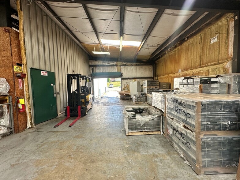 More Photos Of 306 Canton Rd, Cumming Freestanding For Lease