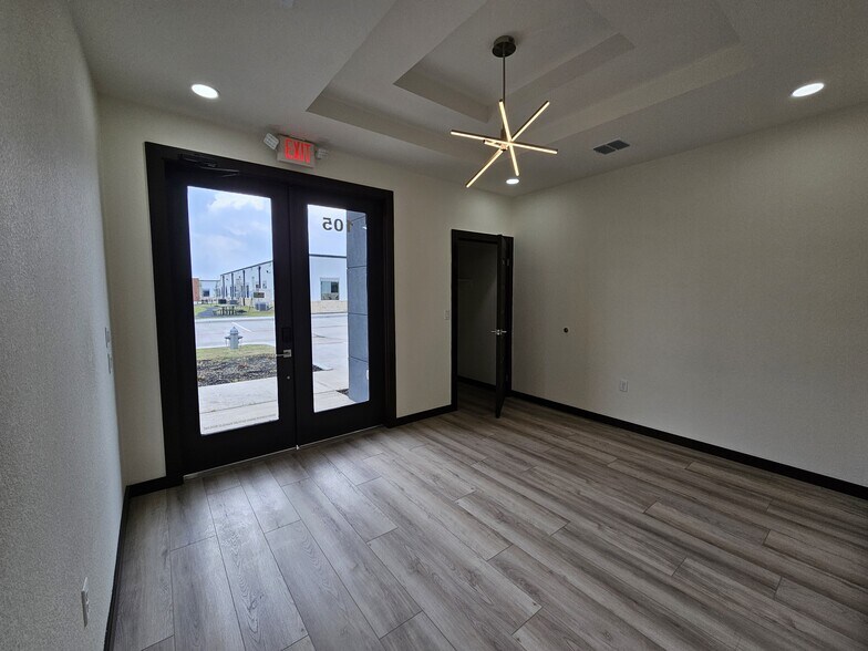 More Photos Of 5151 Meadow Ranch Pky, Richmond Office For Lease