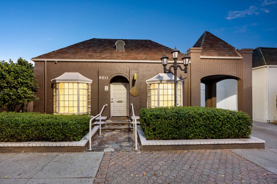 More Photos Of 9511 Las Tunas Dr, Temple City Medical For Sale