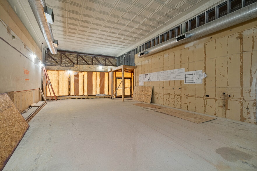 More Photos Of 1309 Tower Ave, Superior Restaurant For Sale