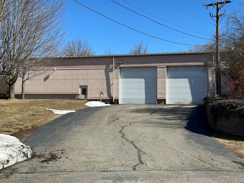 More Photos Of 25 Bond St, Haverhill Warehouse For Lease