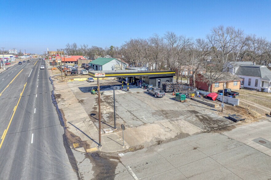 More Photos Of 1320 S Austin Ave, Denison General Retail For Sale