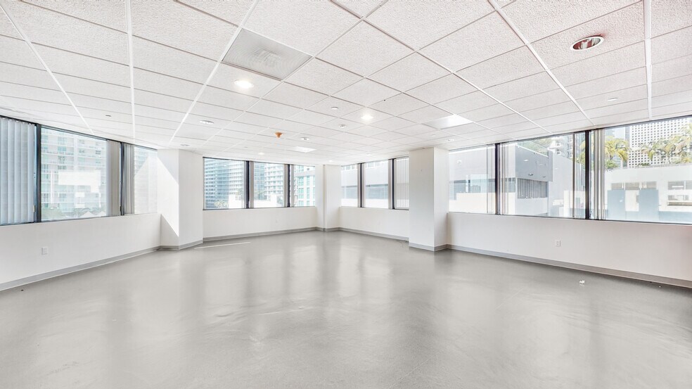 More Photos Of 1200 Brickell Ave, Miami Office For Lease