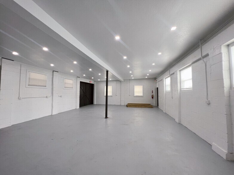 More Photos Of 327 14th Ave S, Saint Petersburg Loft Creative Space For Lease