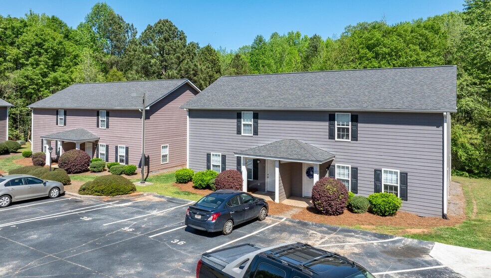 More Photos Of 878 Hospital Rd, Commerce Apartments For Sale