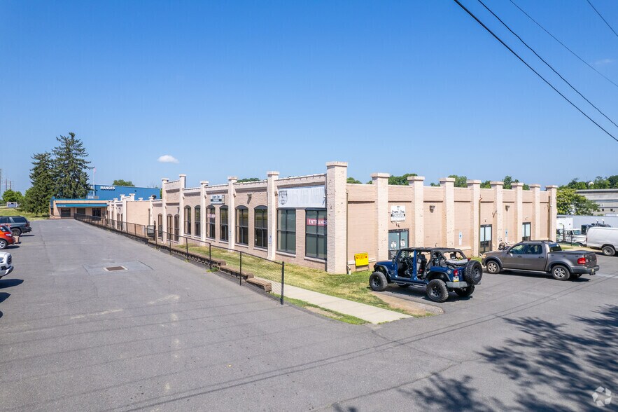 More Photos Of 50 Hilton St, Easton Warehouse For Lease