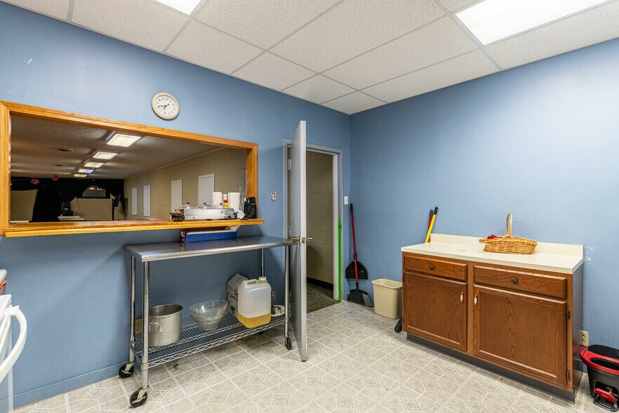 More Photos Of 6205 Miller Ln, Dayton Religious Facility For Sale