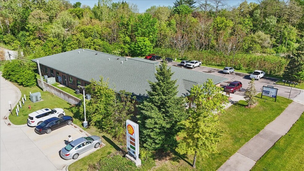More Photos Of 2545 N Opdyke Rd, Auburn Hills Medical For Sale