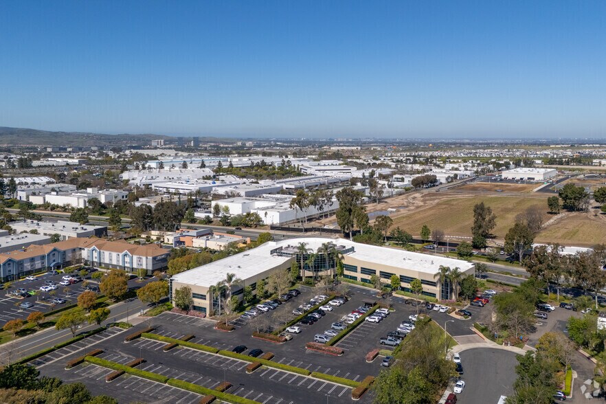 More Photos Of 2 South Pointe Dr, Lake Forest Office For Lease