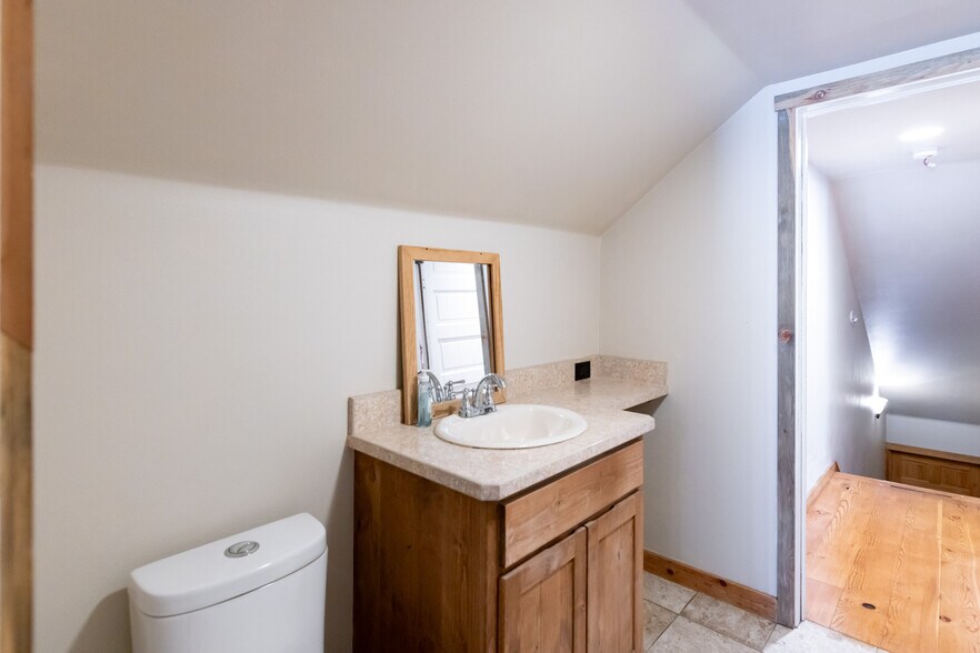 More Photos Of 1258 Highway 141, White Salmon Hospitality For Sale