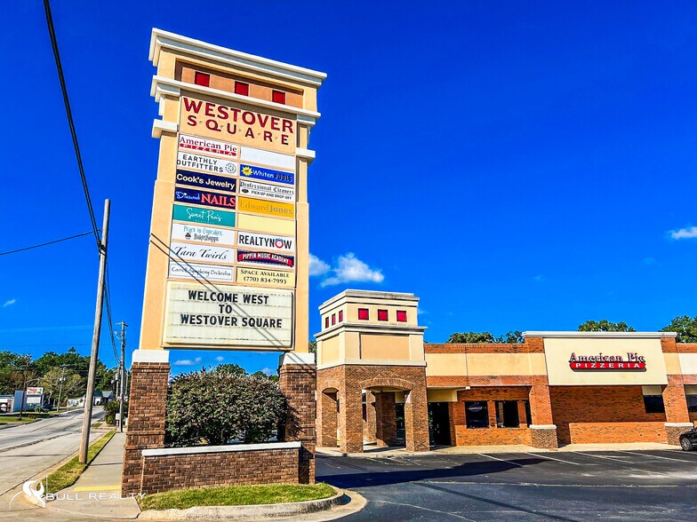 More Photos Of 923-995 Maple St, Carrollton General Retail For Lease