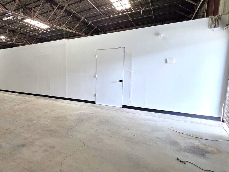 More Photos Of 3829 Rising Sun Rd, Bullhead City Distribution For Lease