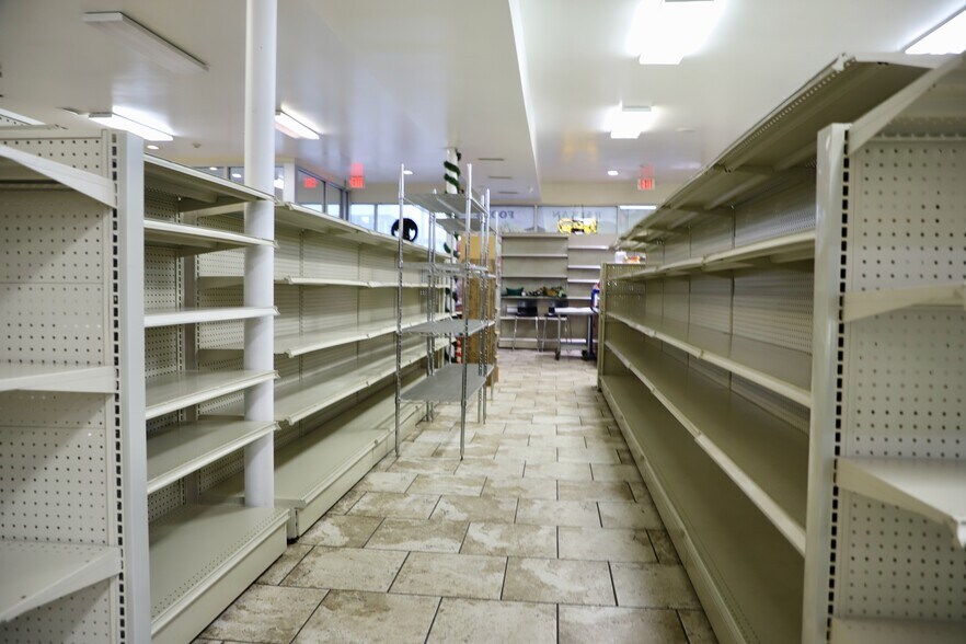 More Photos Of 4750 N 25th Ave, Schiller Park Warehouse For Sale