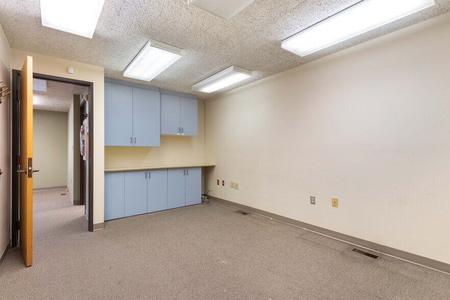 More Photos Of 1200 N 14th Ave, Pasco Medical For Sale
