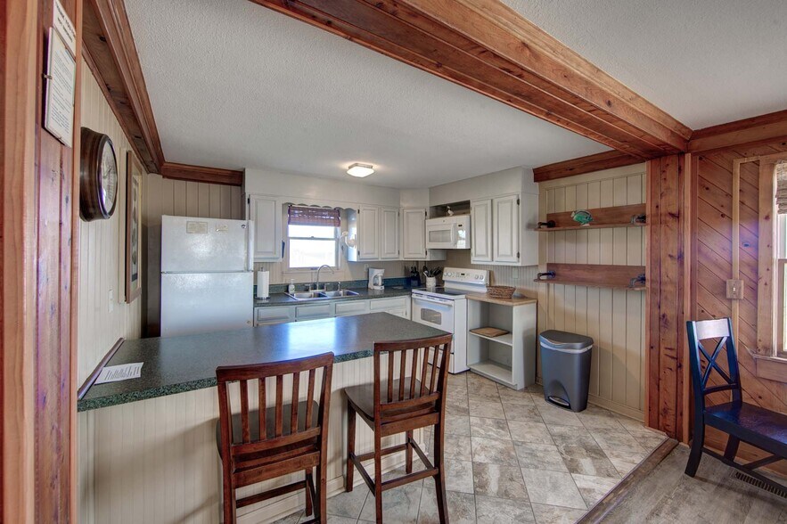 More Photos Of 9023 Gerhard st, Nags Head Apartments For Sale