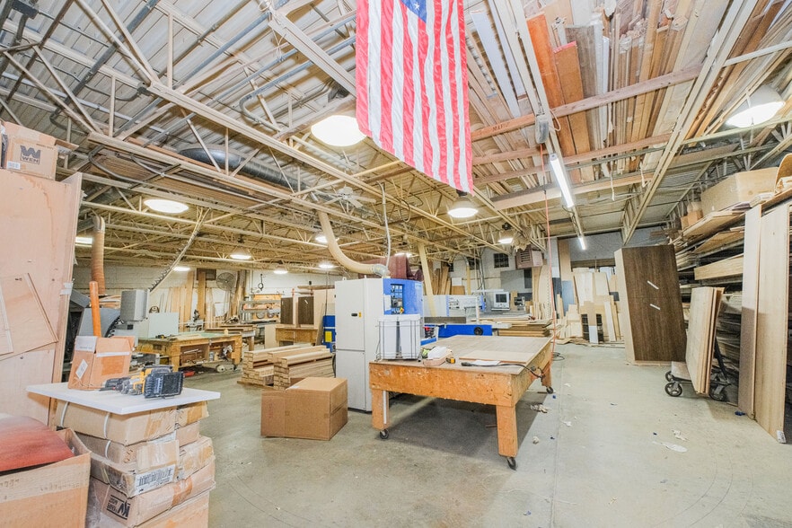 More Photos Of 1944-1952 Richmond Terrace, Staten Island Showroom For Lease