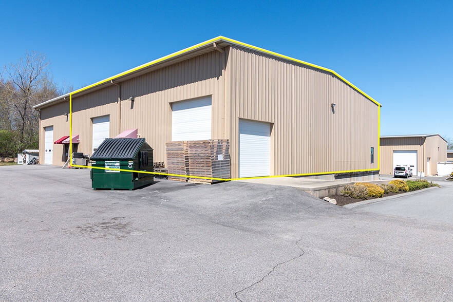 More Photos Of 376 Dry Bridge Rd, North Kingstown Warehouse For Sale
