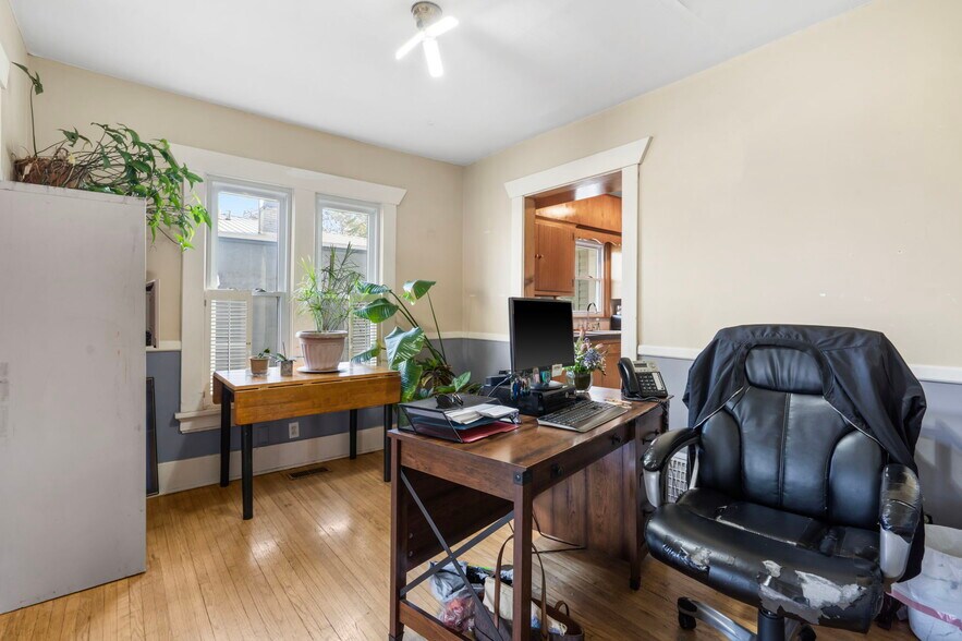 More Photos Of 1658 Saint Louis St, Springfield Office For Lease