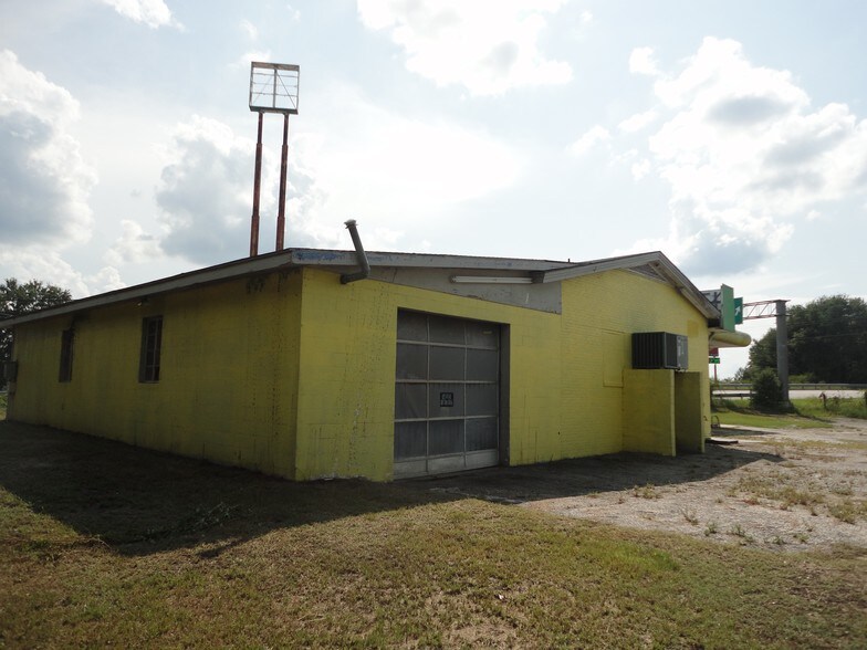 More Photos Of 1399 Highway 38 W, Latta Specialty For Sale