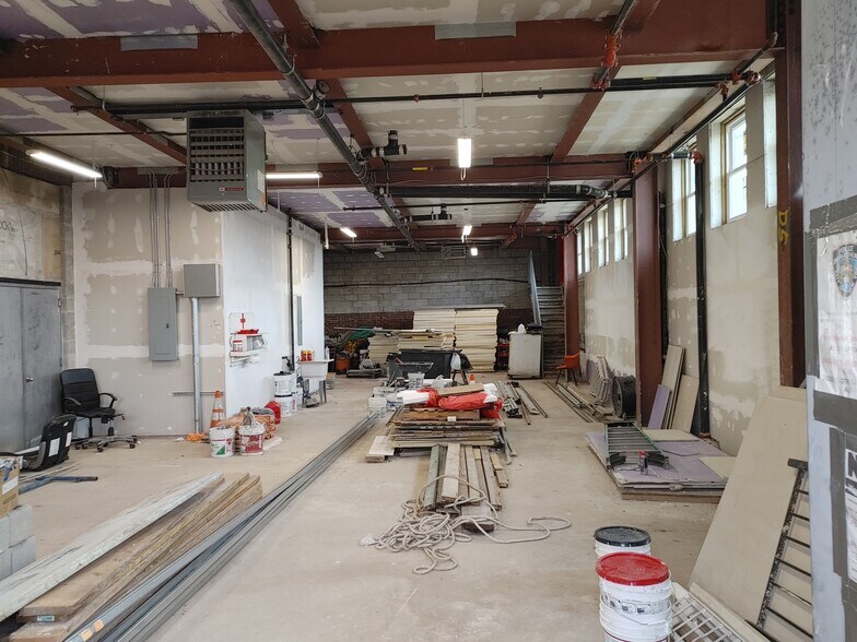More Photos Of 264 41st St, Brooklyn Warehouse For Lease