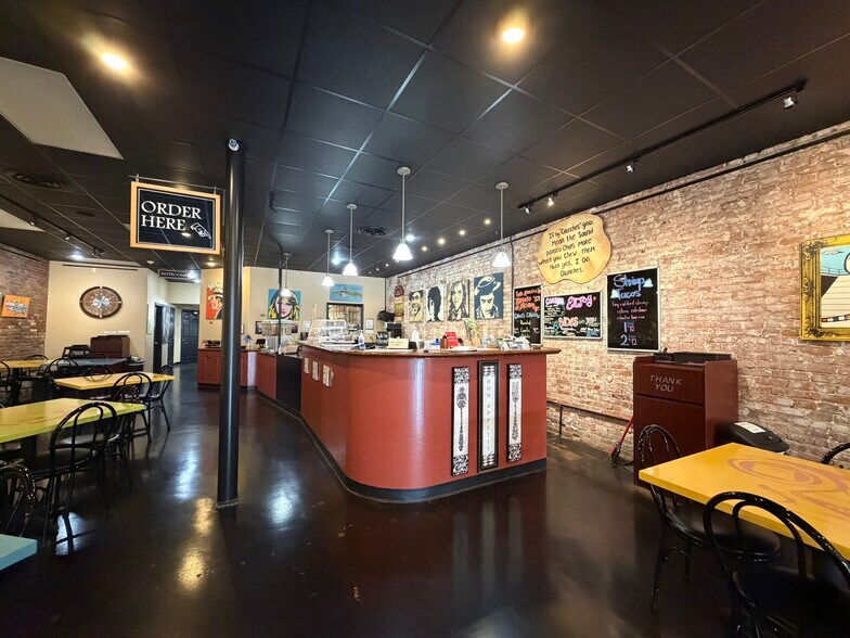 More Photos Of 615 Mena St, Mena Restaurant For Sale