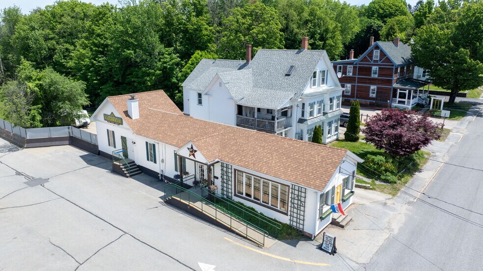 More Photos Of 11 Turnpike St, Jaffrey Freestanding For Sale