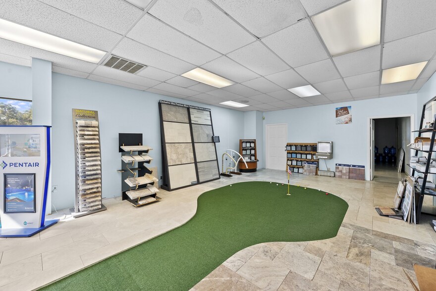 More Photos Of 1400 W Bay Dr, Largo General Retail For Sale